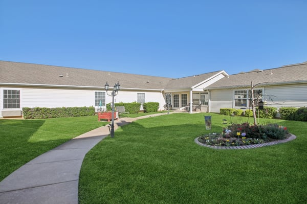 27-web-or-mls-W Blueridge Dr-027